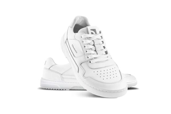 EELTELLIMUS Be Lenka Barebarics Zing all white